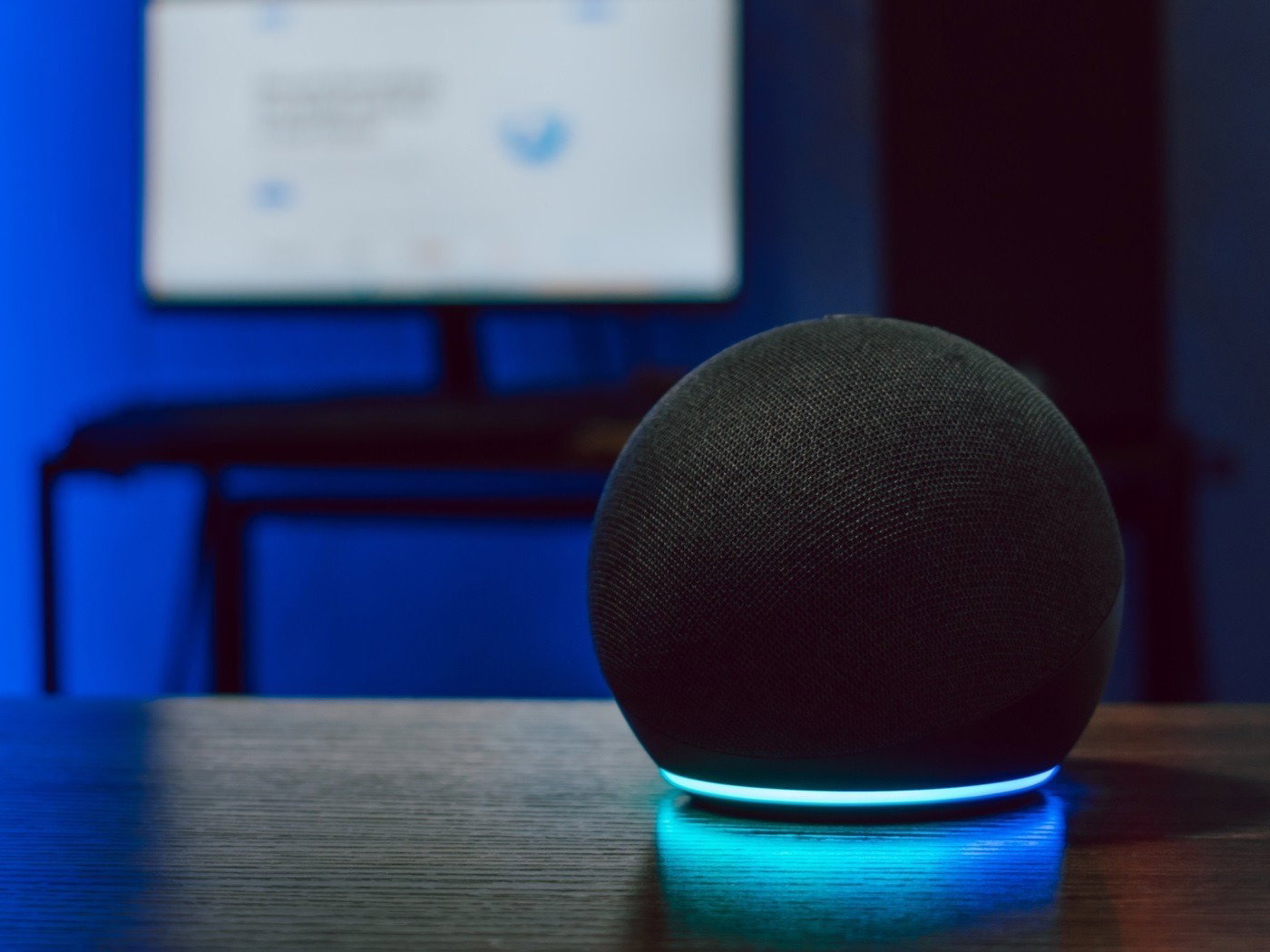 Alexa equipada com IA generativa Claude deve ser lançada em outubro ...