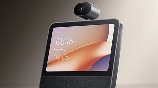 Xiaomi lança Smart Home Screen 8 com câmera gimbal 3K e visão 360°